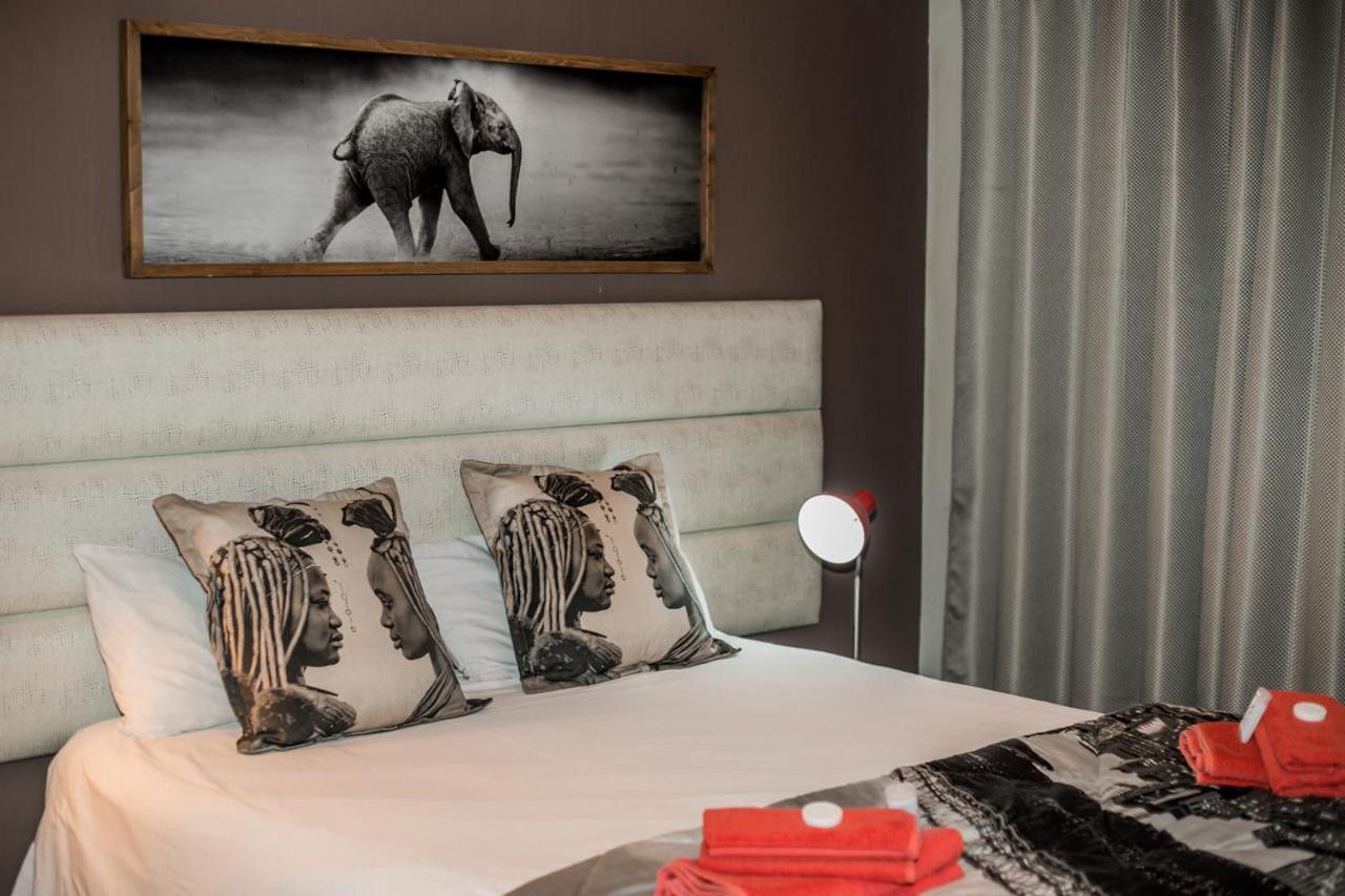 Out Of Africa Guesthouse Otjiwarongo Buitenkant foto