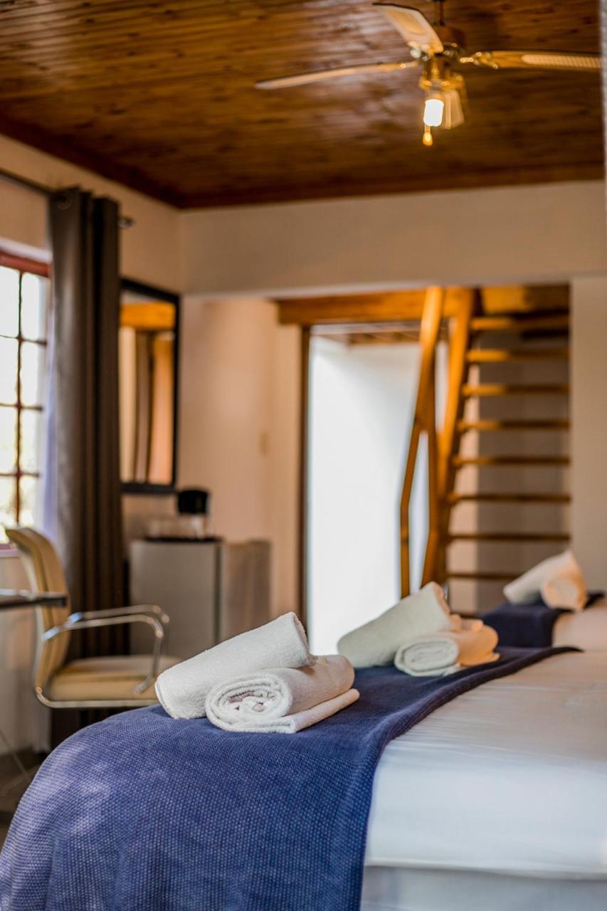 Out Of Africa Guesthouse Otjiwarongo Buitenkant foto